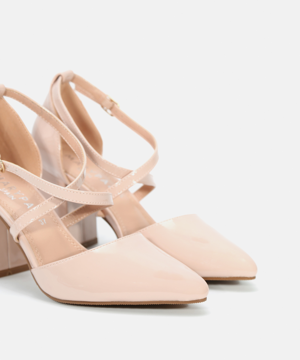 Zapatos tac&oacute;n tiras cruzadas image number null